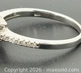 MaxSold Auction: 925 Sterling Silver Ring Size 8 - Esquimalt (British Columbia, Canada) PARTNER MANAGED Reseller Online Auction -  Lampson Street