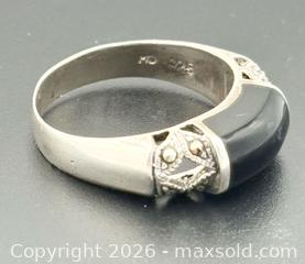 MaxSold Auction: 925 Sterling Silver Ring Size 9 - Esquimalt (British Columbia, Canada) PARTNER MANAGED Reseller Online Auction -  Lampson Street