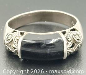 MaxSold Auction: 925 Sterling Silver Ring Size 9 - Esquimalt (British Columbia, Canada) PARTNER MANAGED Reseller Online Auction -  Lampson Street