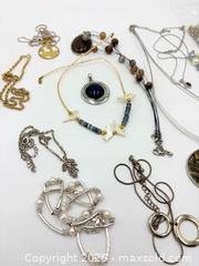 MaxSold Auction: Costume Jewelry Lot - Esquimalt (British Columbia, Canada) PARTNER MANAGED Reseller Online Auction -  Lampson Street