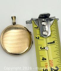 MaxSold Auction: Gold Tone Locket 1.5” - Esquimalt (British Columbia, Canada) PARTNER MANAGED Reseller Online Auction -  Lampson Street