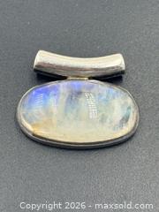 MaxSold Auction: Moonstone 925 Sterling Silver Pendant 7g - Esquimalt (British Columbia, Canada) PARTNER MANAGED Reseller Online Auction -  Lampson Street
