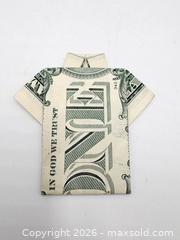 MaxSold Auction: Origami 1 dollar bill - Esquimalt (British Columbia, Canada) PARTNER MANAGED Reseller Online Auction -  Lampson Street