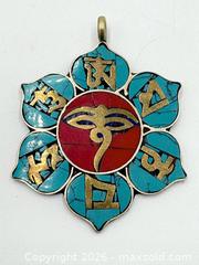 MaxSold Auction: Pendant  - Esquimalt (British Columbia, Canada) PARTNER MANAGED Reseller Online Auction -  Lampson Street