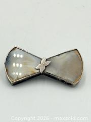 MaxSold Auction: Scottish 19th Century Sterling & Lace Agate Brooch 1.5”  - Esquimalt (British Columbia, Canada) PARTNER MANAGED Reseller Online Auction -  Lampson Street