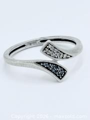 MaxSold Auction: Sterling Silver Two-Tone Diamond Ring Size 4.75 - Esquimalt (British Columbia, Canada) PARTNER MANAGED Reseller Online Auction -  Lampson Street