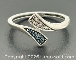 MaxSold Auction: Sterling Silver Two-Tone Diamond Ring Size 4.75 - Esquimalt (British Columbia, Canada) PARTNER MANAGED Reseller Online Auction -  Lampson Street