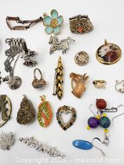 MaxSold Auction: Various Jewelry Lot - Esquimalt (British Columbia, Canada) PARTNER MANAGED Reseller Online Auction -  Lampson Street