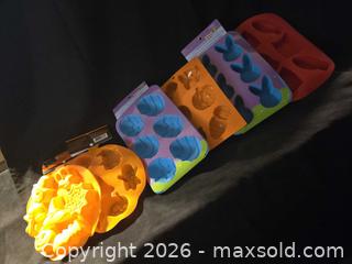 MaxSold Auction: Unused Silicone Molds - Loyalist (Ontario, Canada) SELLER MANAGED Downsizing Online Auction - Somerset Drive