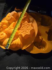 MaxSold Auction: Unused Silicone Molds - Loyalist (Ontario, Canada) SELLER MANAGED Downsizing Online Auction - Somerset Drive