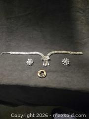 MaxSold Auction: Vintage Rinestone Jewelry Set - Loyalist (Ontario, Canada) SELLER MANAGED Downsizing Online Auction - Somerset Drive