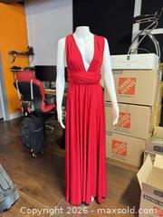 MaxSold Auction: Female Full-Body Mannequin, White Plastic Full-Size - Toronto (Ontario, Canada) SELLER MANAGED Moving Online Auction - Saint Clair Avenue West