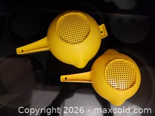 MaxSold Auction: Vintage Tupperware strainers - North York (Ontario, Canada) SELLER MANAGED Estate Sale Online Auction - Cartwright Avenue (STORAGE)