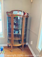 MaxSold Auction: Antique/Vintage Curved Glass Display Cabinet C - Niagara Falls (Ontario, Canada) Moving Online Auction - January Drive