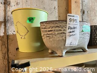 MaxSold Auction: Assorted Ceramic, Terracotta & Metal Planters - B - Niagara Falls (Ontario, Canada) Moving Online Auction - January Drive