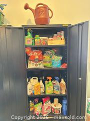 MaxSold Auction: Assorted Garden Supplies — Watering Can, Fertilizers & Sprays B - Niagara Falls (Ontario, Canada) Moving Online Auction - January Drive