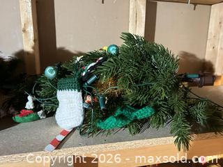MaxSold Auction: Assorted Holiday Decorations Large Lot - Ornaments & Lights B - Niagara Falls (Ontario, Canada) Moving Online Auction - January Drive