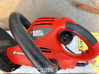 MaxSold Auction: Black and Decker Trimmer A - Niagara Falls (Ontario, Canada) Moving Online Auction - January Drive