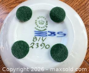 MaxSold Auction: Decorative Porcelain Plates, Vases, Salt and Pepper Shakers and More B - Niagara Falls (Ontario, Canada) Moving Online Auction - January Drive