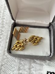 MaxSold Auction: Earrings, Button Covers A - Niagara Falls (Ontario, Canada) Moving Online Auction - January Drive