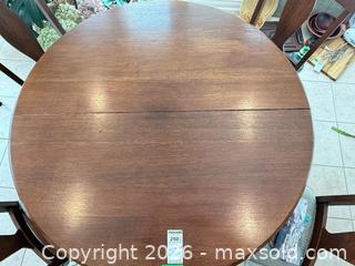 MaxSold Auction: Expandable Round Dining Table with 4 Chairs D - Niagara Falls (Ontario, Canada) Moving Online Auction - January Drive