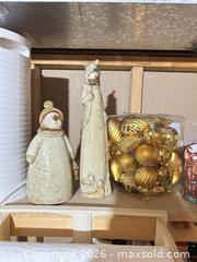 MaxSold Auction: Holiday / Christmas Decorations B - Niagara Falls (Ontario, Canada) Moving Online Auction - January Drive
