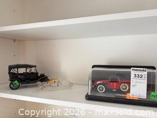 MaxSold Auction: Lot of 3 Diecast & Crystal Model Cars C - Niagara Falls (Ontario, Canada) Moving Online Auction - January Drive