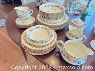 MaxSold Auction: Meakin Tennessee Floral Border Dinnerware Set, 41 Pieces B - Niagara Falls (Ontario, Canada) Moving Online Auction - January Drive