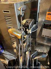 MaxSold Auction: Mixed Brand Full Set Golf Clubs with Stand & Carry Bags B - Niagara Falls (Ontario, Canada) Moving Online Auction - January Drive