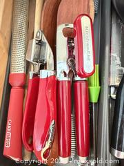 MaxSold Auction: Mixed Kitchen Utensil & Gadget Lot with KitchenAid, Cuisinart, CakeBoss and More B - Niagara Falls (Ontario, Canada) Moving Online Auction - January Drive