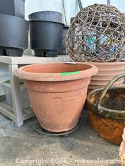 MaxSold Auction: Mixed Lot of Large, Medium & Small Planters/Pots B - Niagara Falls (Ontario, Canada) Moving Online Auction - January Drive