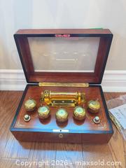 MaxSold Auction: Mr. Christmas Gold Label Collection Music Box with Key A - Niagara Falls (Ontario, Canada) Moving Online Auction - January Drive