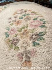 MaxSold Auction: Oval Wool Area Rug A - Niagara Falls (Ontario, Canada) Moving Online Auction - January Drive