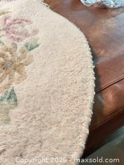 MaxSold Auction: Oval Wool Area Rug A - Niagara Falls (Ontario, Canada) Moving Online Auction - January Drive