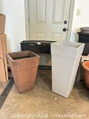 MaxSold Auction: Planters A - Niagara Falls (Ontario, Canada) Moving Online Auction - January Drive