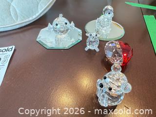 MaxSold Auction: Swarovski Crystal Figurines B - Niagara Falls (Ontario, Canada) Moving Online Auction - January Drive
