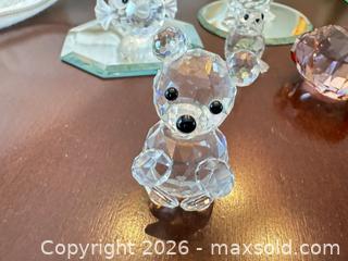 MaxSold Auction: Swarovski Crystal Figurines B - Niagara Falls (Ontario, Canada) Moving Online Auction - January Drive