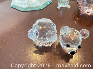 MaxSold Auction: Swarovski Crystal Figurines B - Niagara Falls (Ontario, Canada) Moving Online Auction - January Drive