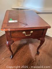 MaxSold Auction: Thomasville Queen Anne Traditional End/Side Table C - Niagara Falls (Ontario, Canada) Moving Online Auction - January Drive