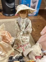 MaxSold Auction: Vintage Assorted Toys, Dolls, Figurines, Wade, Collectibles & Plush Toys B - Niagara Falls (Ontario, Canada) Moving Online Auction - January Drive