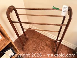 MaxSold Auction: Vintage Wooden Blanket/Quilt Stand A - Niagara Falls (Ontario, Canada) Moving Online Auction - January Drive
