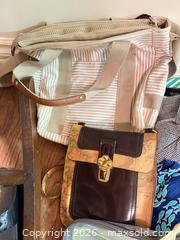 MaxSold Auction: Women's Clothing & Accessories: Blouses, Handbags, Hats B - Niagara Falls (Ontario, Canada) Moving Online Auction - January Drive