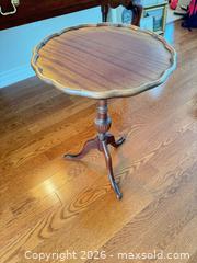 MaxSold Auction: Wood Accent Table B - Niagara Falls (Ontario, Canada) Moving Online Auction - January Drive