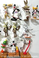 MaxSold Auction: Lot of 17 McDonald's Looney Tunes / Space Jam Plastic Figurines (1996) - Cobourg (Ontario, Canada) SELLER MANAGED Reseller Online Auction - Elgin Street West