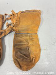 MaxSold Auction: Handmade Indigenous Suede Mittens with Beadwork, Adult S/M - Ottawa (Ontario, Canada) SELLER MANAGED Commercial Liquidation Online Auction - Grenfell