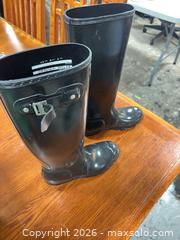 MaxSold Auction: Hunter Women's Black Rubber Rain/Wellington Boots, US 6 - Ottawa (Ontario, Canada) SELLER MANAGED Commercial Liquidation Online Auction - Grenfell