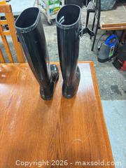 MaxSold Auction: Hunter Women's Black Rubber Rain/Wellington Boots, US 6 - Ottawa (Ontario, Canada) SELLER MANAGED Commercial Liquidation Online Auction - Grenfell