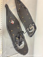 MaxSold Auction: Redfeather Snowshoes, 24–30 in Medium, Black Aluminum Frame - Ottawa (Ontario, Canada) SELLER MANAGED Commercial Liquidation Online Auction - Grenfell