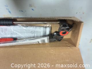 MaxSold Auction: Ridgid 604-II 1/4" Tube / Pipe Bender - Ottawa (Ontario, Canada) SELLER MANAGED Commercial Liquidation Online Auction - Grenfell