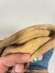 MaxSold Auction: Tan Leather/Suede Mittens with Hand-Beaded Floral Design, Medium - Ottawa (Ontario, Canada) SELLER MANAGED Commercial Liquidation Online Auction - Grenfell